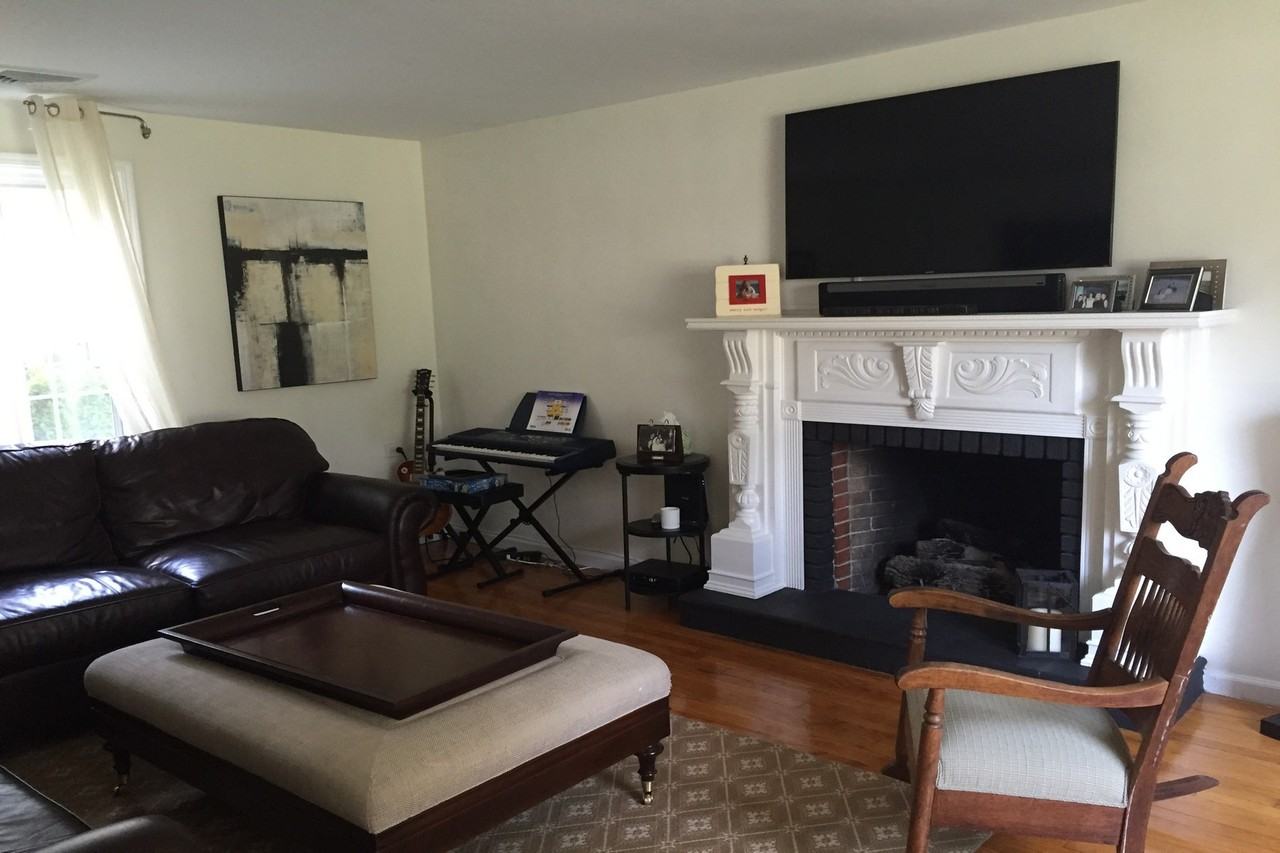 70 Ridge Cres - Photo 2 of 11