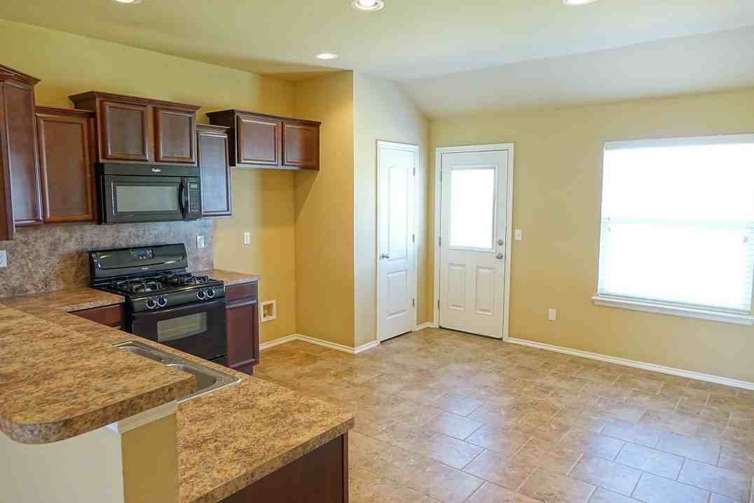 11813 NW 131st St - Photo 3 of 19