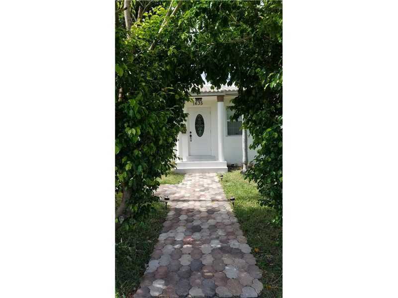 1635 Hollywood Blvd - Photo 2 of 8