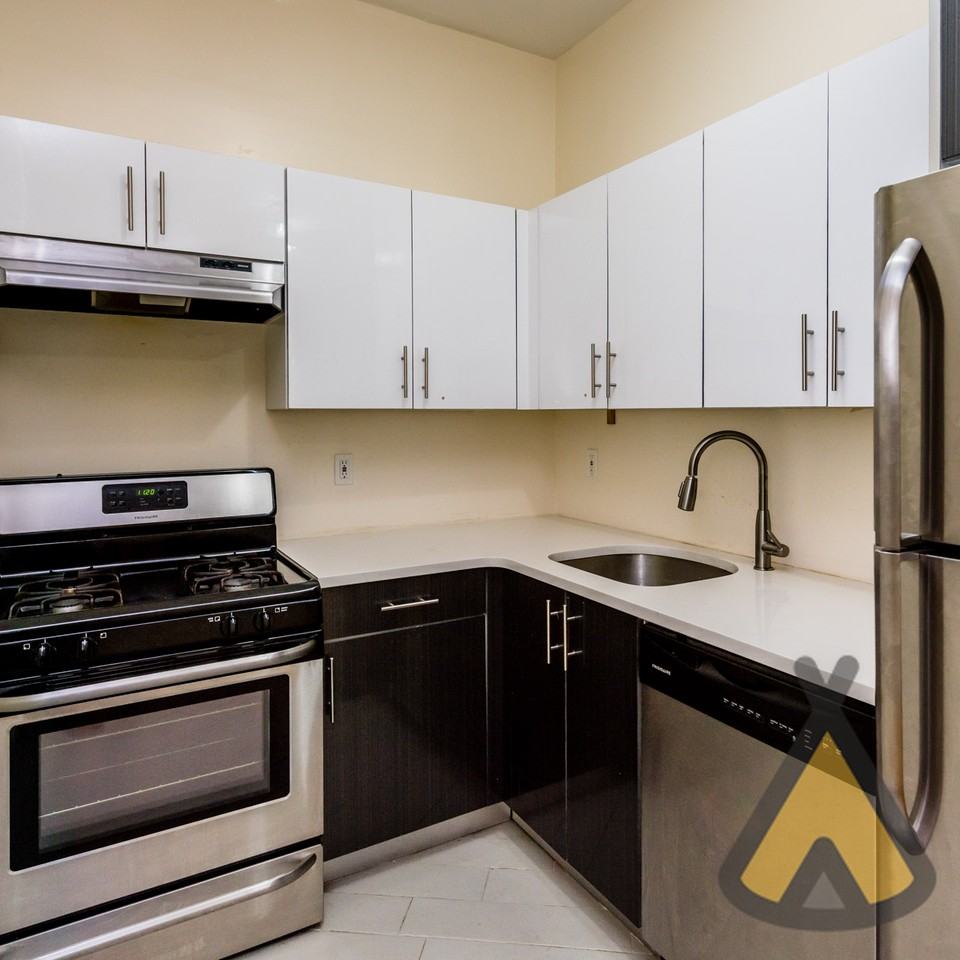 229 Jefferson Street #2RR
