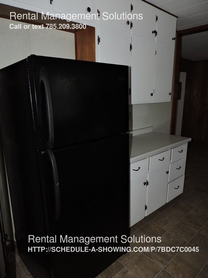 1210 SW MacVicar Ave - Photo 3 of 12