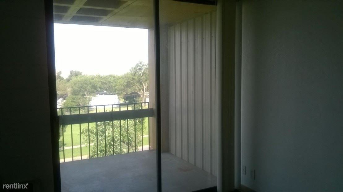 2600 N Grove St - Photo 2 of 6