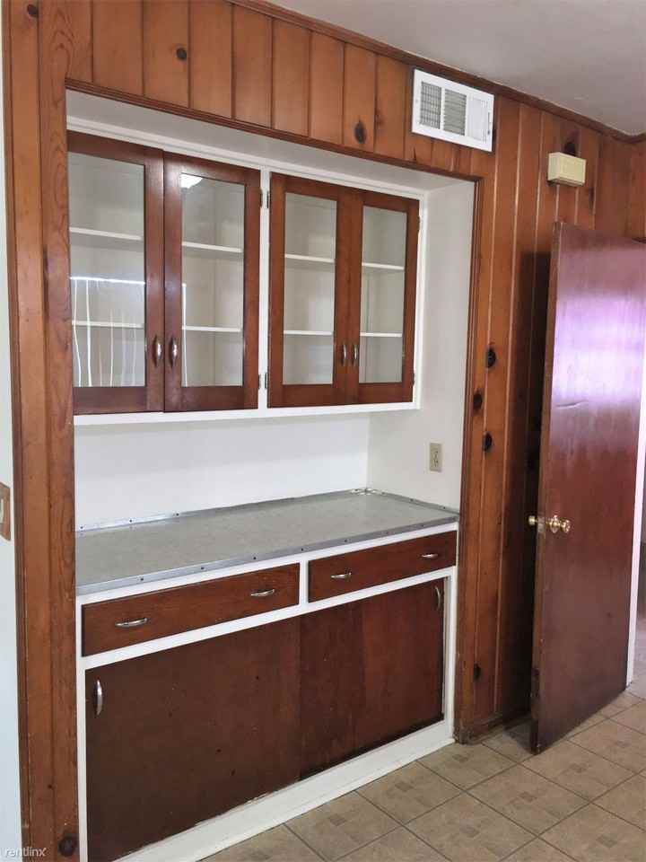 4531 E 8th St - Photo 2 of 10