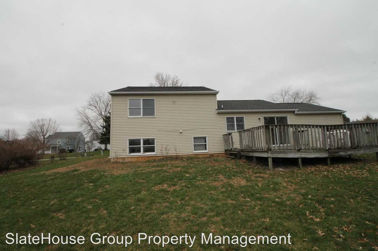 2392 New St - Photo 2 of 12