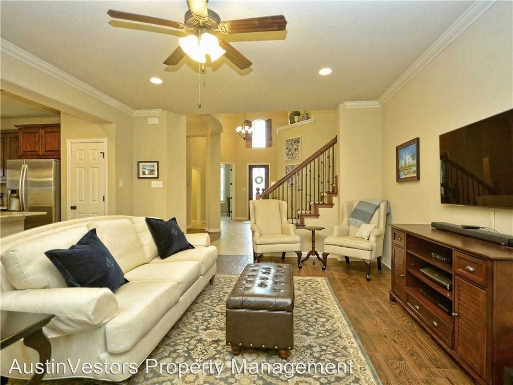 107 Sport Horse Street - Photo 2 of 32