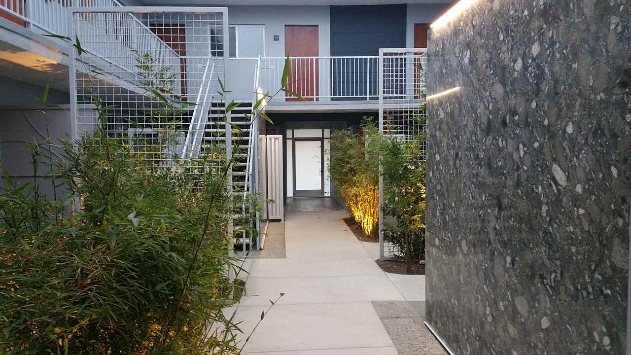 5567 Inglewood - Photo 3 of 12