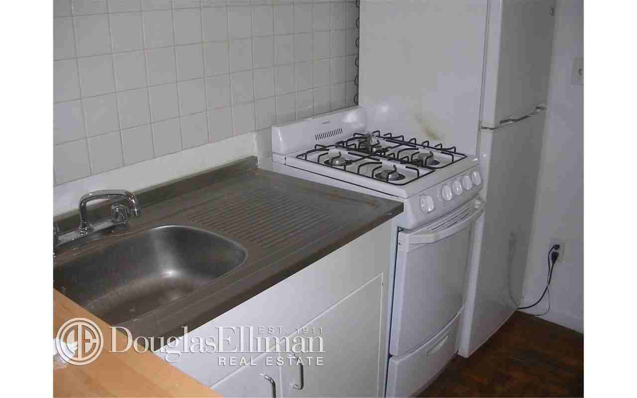 East 78th Street & 3rd Ave #12