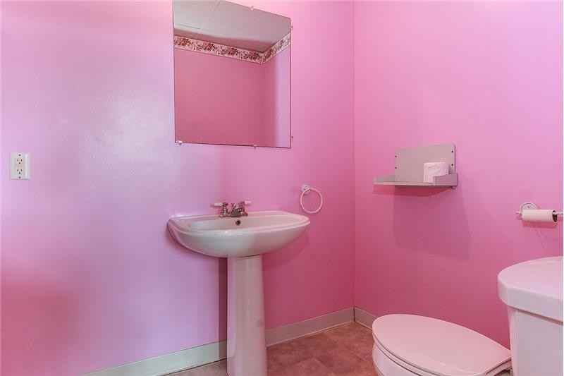 73394 Freeport Rd - Photo 3 of 20