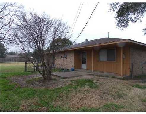 201 Yale Ct - Photo 2 of 6