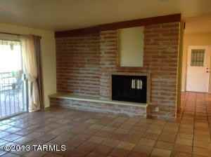 6255 N Valley View Rd - Photo 3 of 6