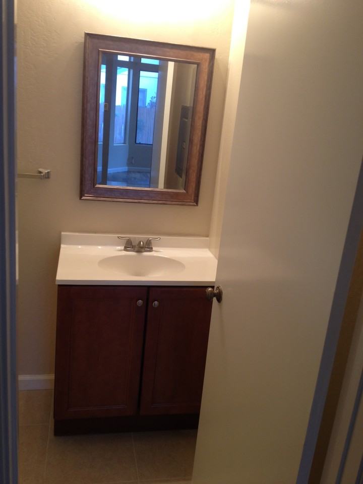 1270 Poplar - Photo 3 of 8