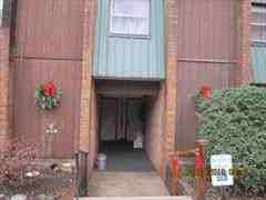 410 Meadowview Ln - Photo 2 of 5