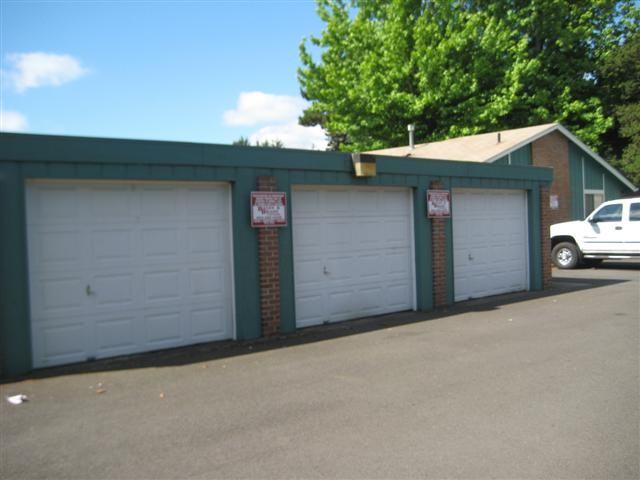 1654 Lockhaven Dr NE - Photo 3 of 3