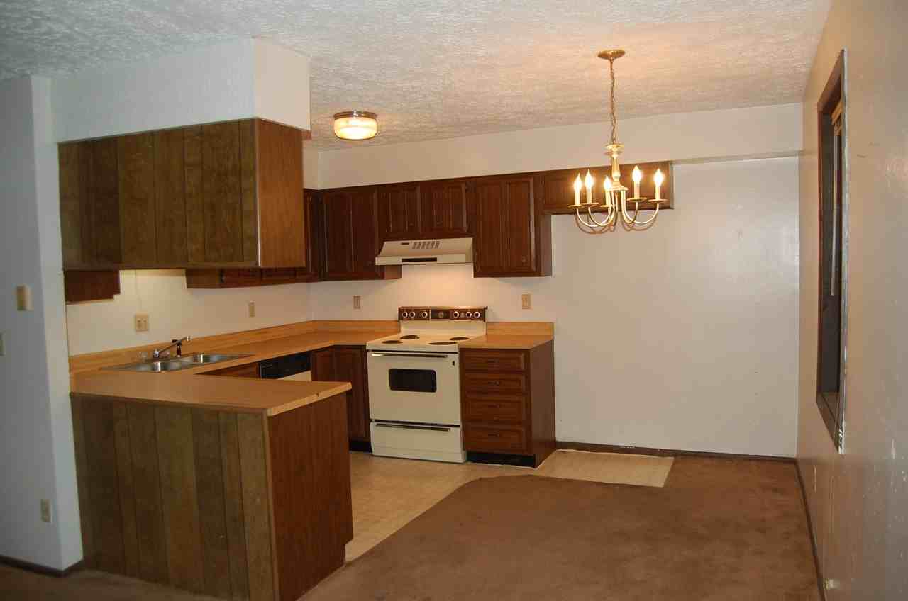 1427 Sunset Ridge - Photo 2 of 8