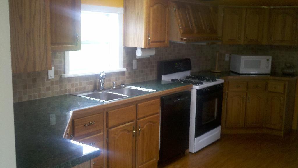 24374 Dano Rd - Photo 3 of 4