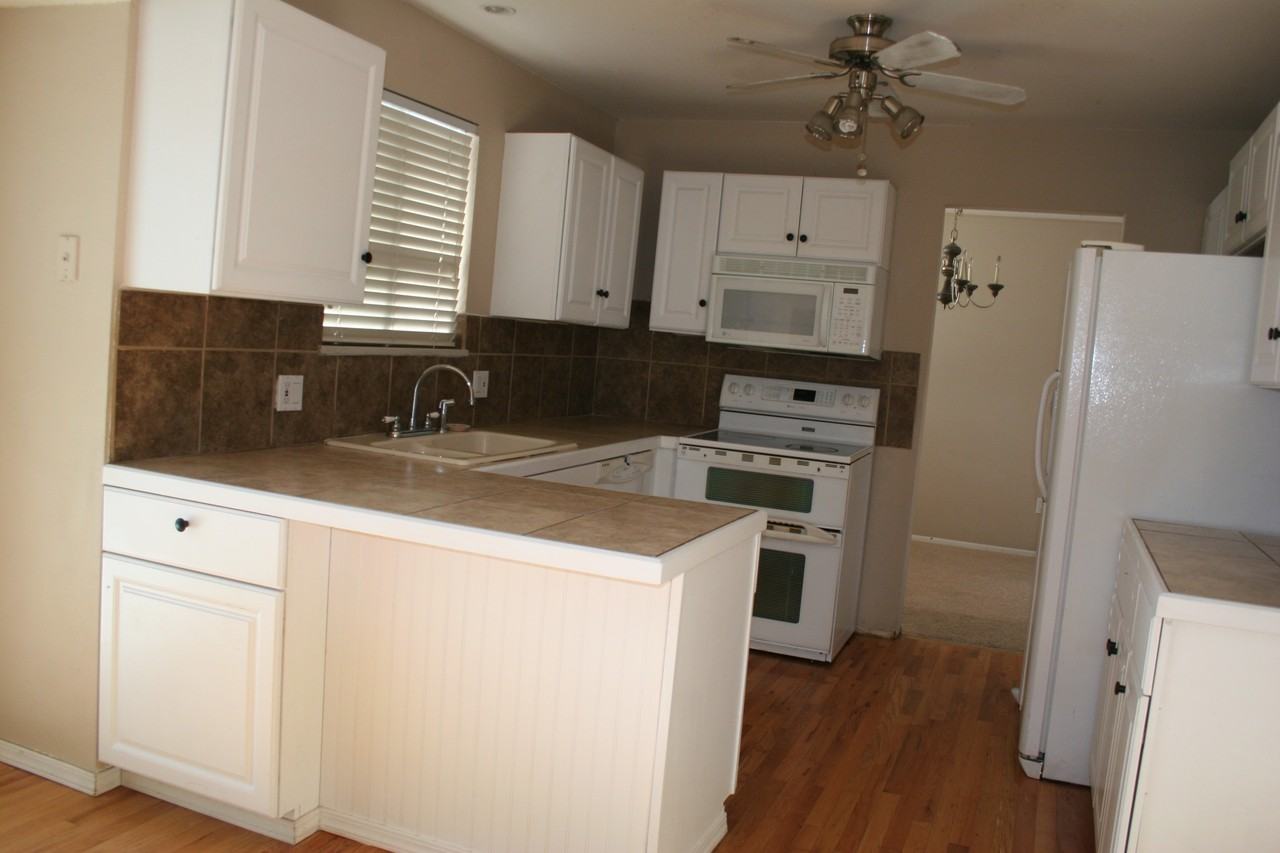 5480 W Hinsdale Ave - Photo 2 of 21
