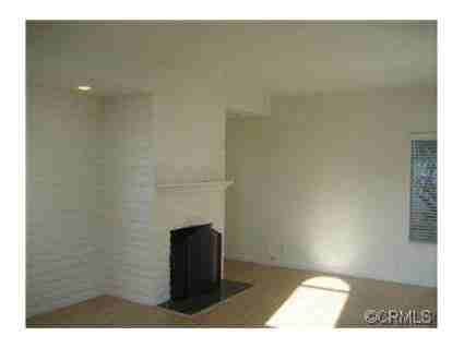 427 Poinsettia Ave - Photo 3 of 18