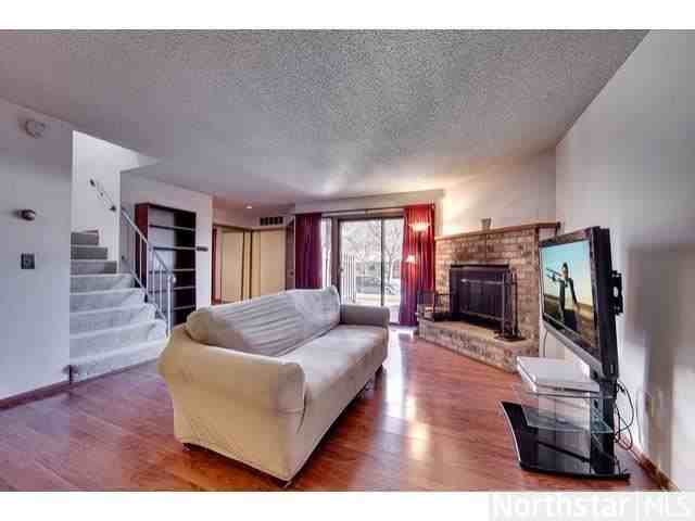 2592 Alabama Ave S - Photo 3 of 17