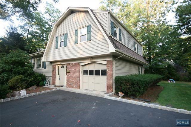 129 Garfield St - Photo 2 of 11