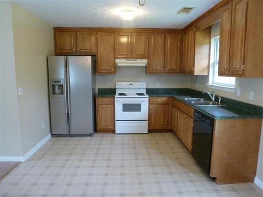 148 Drummond Rd - Photo 3 of 5