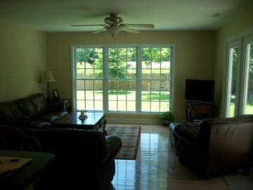 318 Longstreet Dr - Photo 2 of 15