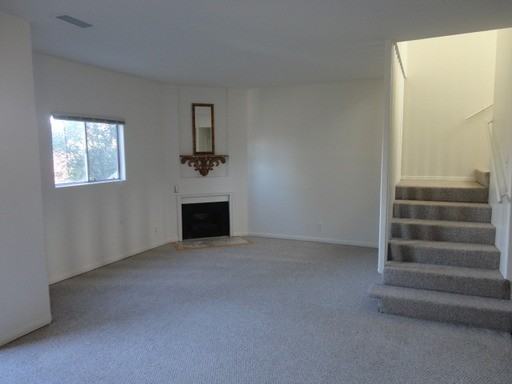 6440 Balboa Blvd - Photo 3 of 9