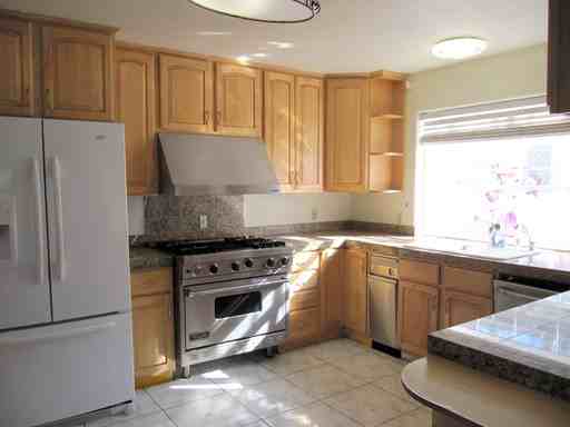 898 Myrtle St - Photo 2 of 12