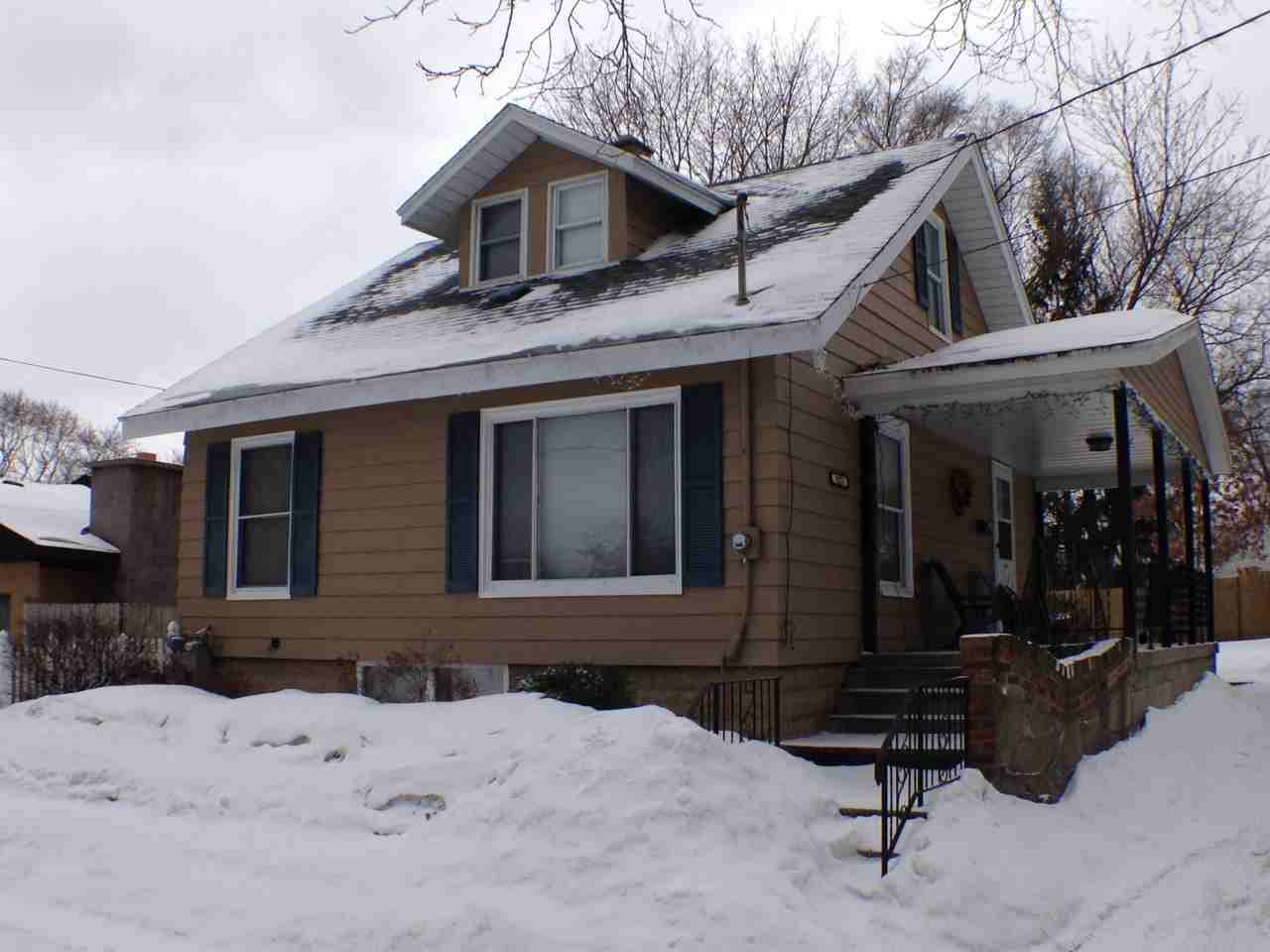 3275 Wedgewood Ct SW - Photo 2 of 17