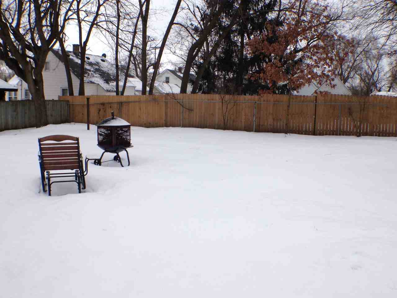 3275 Wedgewood Ct SW - Photo 3 of 17