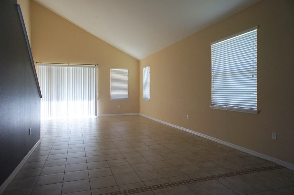 11944 Palm Bay Ct - Photo 3 of 16