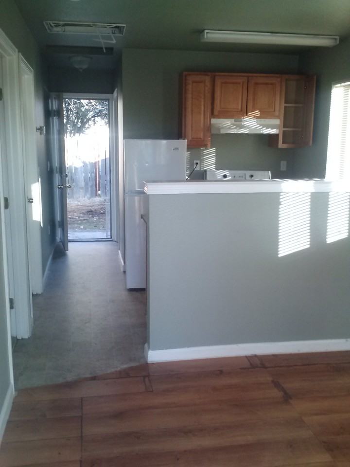 2731 Wah Ave - Photo 2 of 8