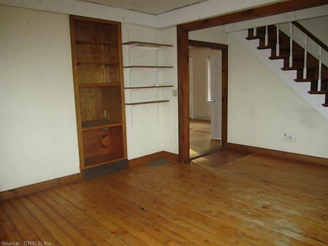 529 Hartford Rd - Photo 2 of 12