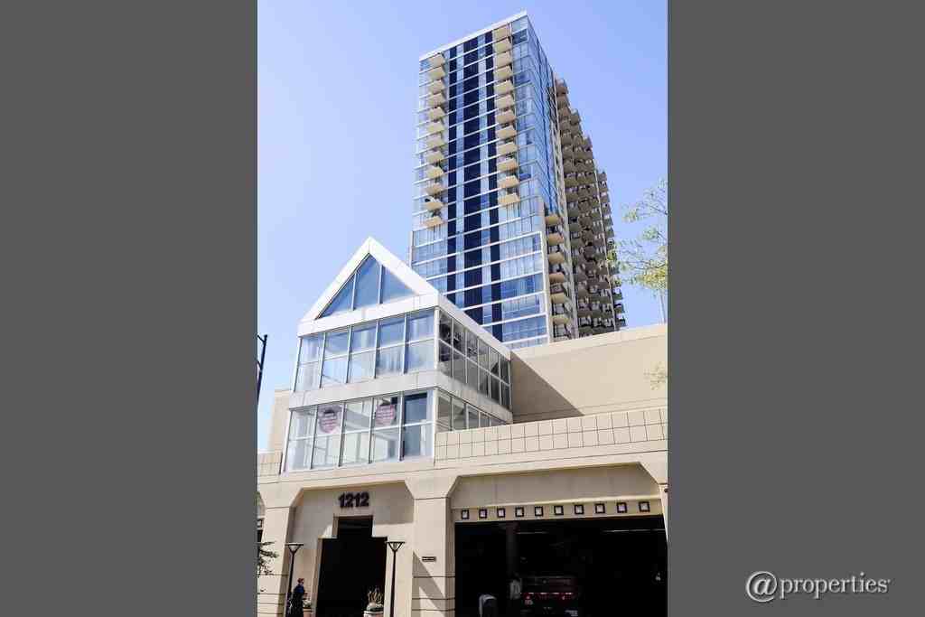 1212 N LaSalle St #2504