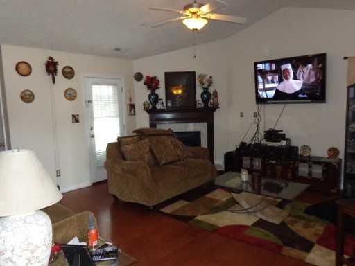118 Garfield Dr - Photo 2 of 14