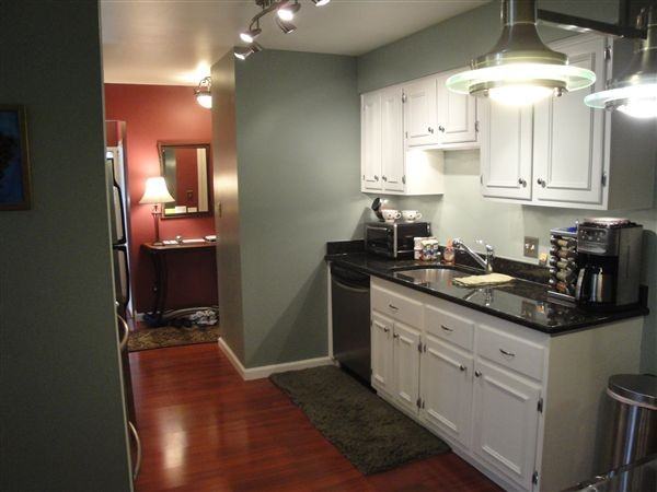 731 W Maple Rd - Photo 2 of 9