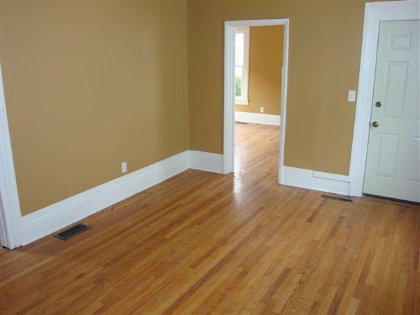 705 Pearl St - Photo 2 of 10