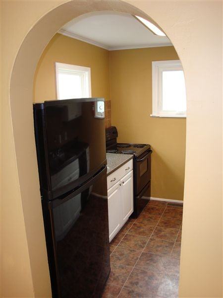 705 Pearl St - Photo 3 of 10