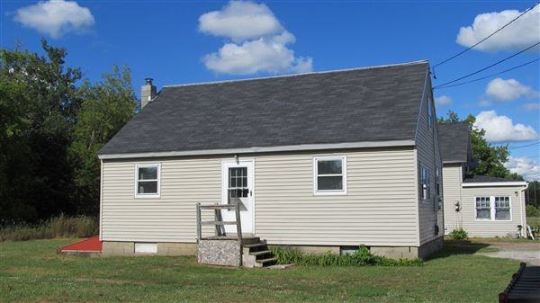 229 Railroad St - Photo 2 of 10