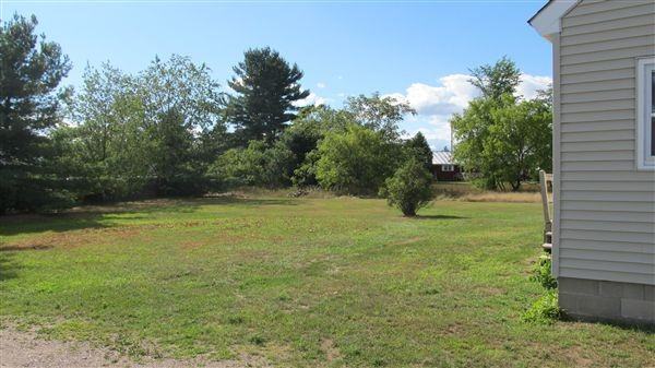 229 Railroad St - Photo 3 of 10