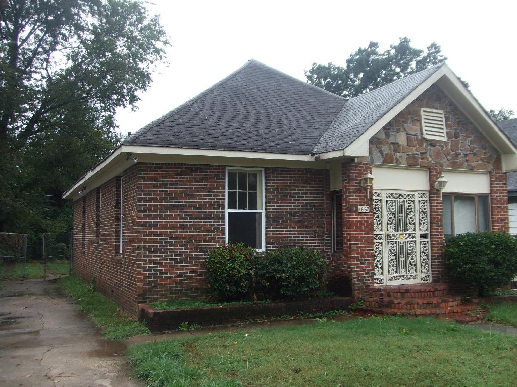 1667 Waverly Ave - Photo 2 of 7