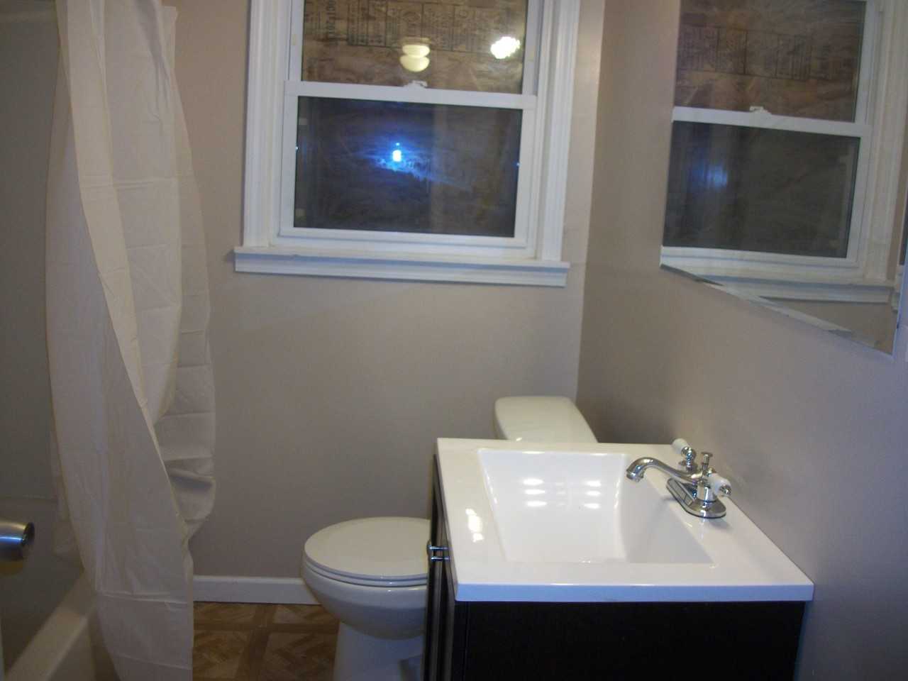 28554 Hazelwood St - Photo 3 of 6
