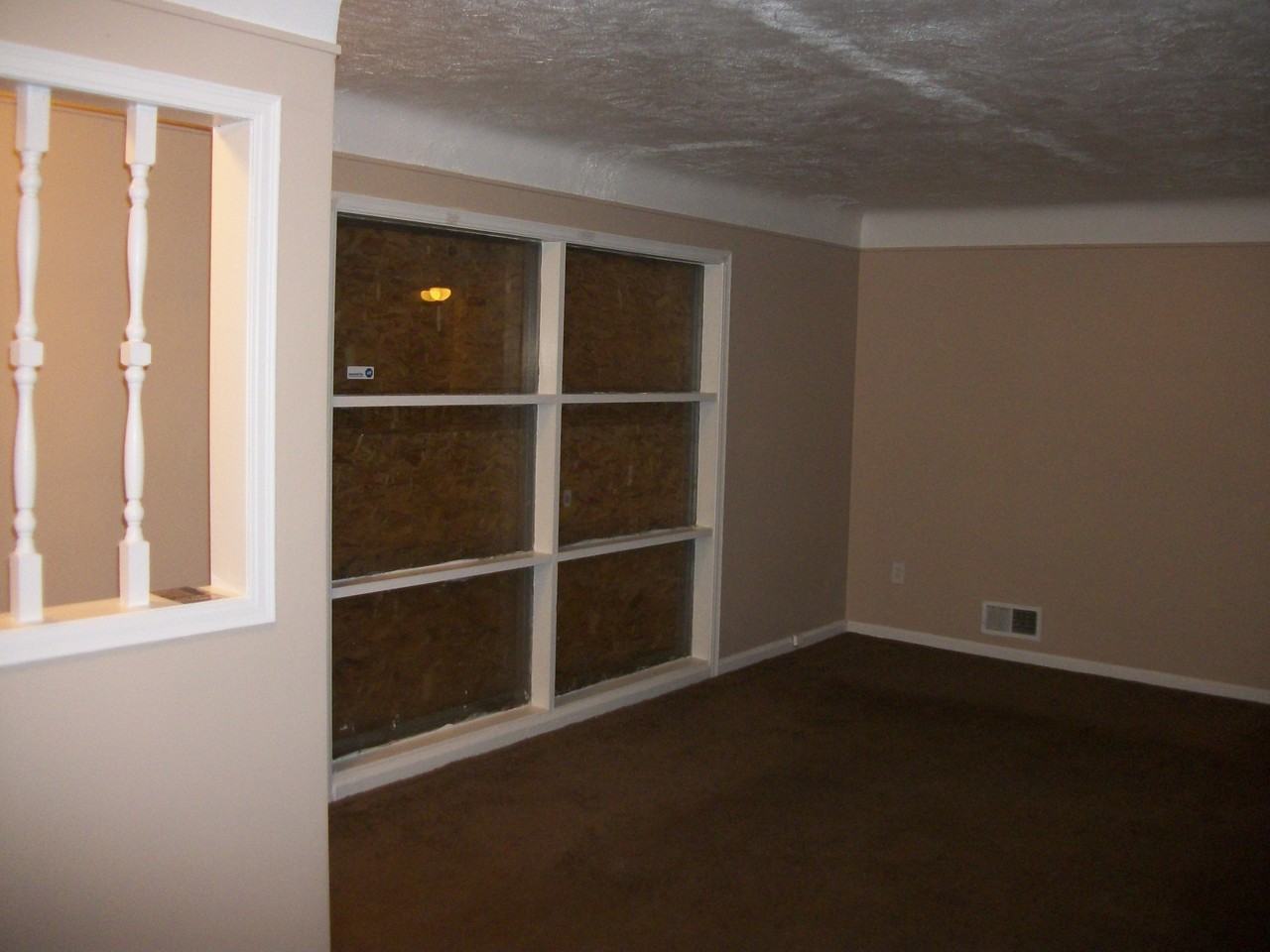 28554 Hazelwood St - Photo 2 of 6