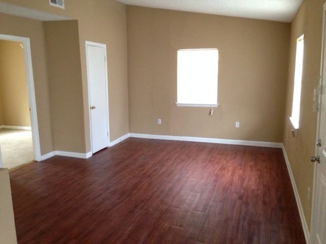 1201 E Park Dr - Photo 3 of 6