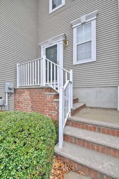 20 Windsor Pond Rd - Photo 2 of 19