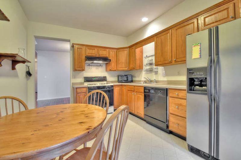 20 Windsor Pond Rd - Photo 3 of 19