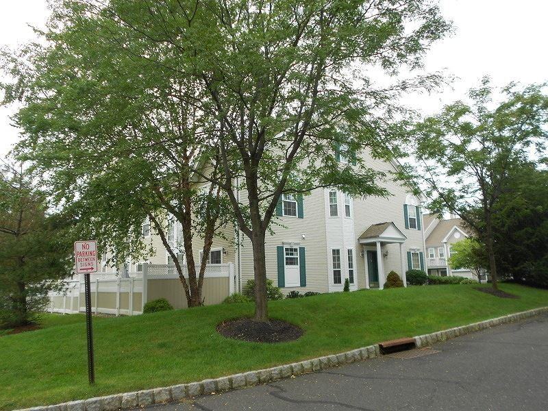 30 Dorchester Dr - Photo 2 of 12