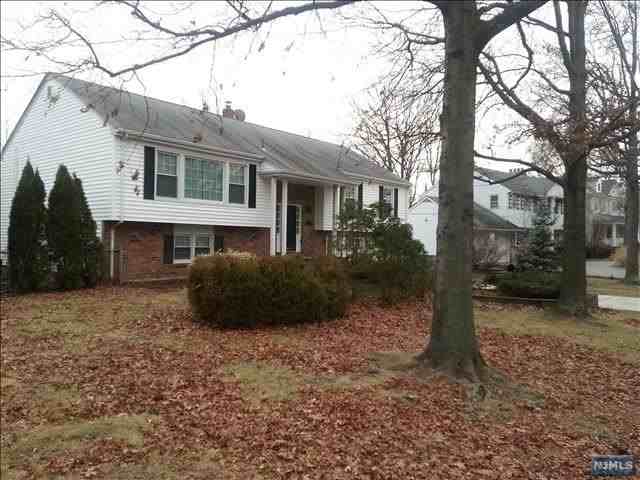 18 Van Wagoner Dr - Photo 2 of 16