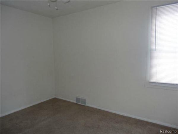 20464 Negaunee - Photo 2 of 10