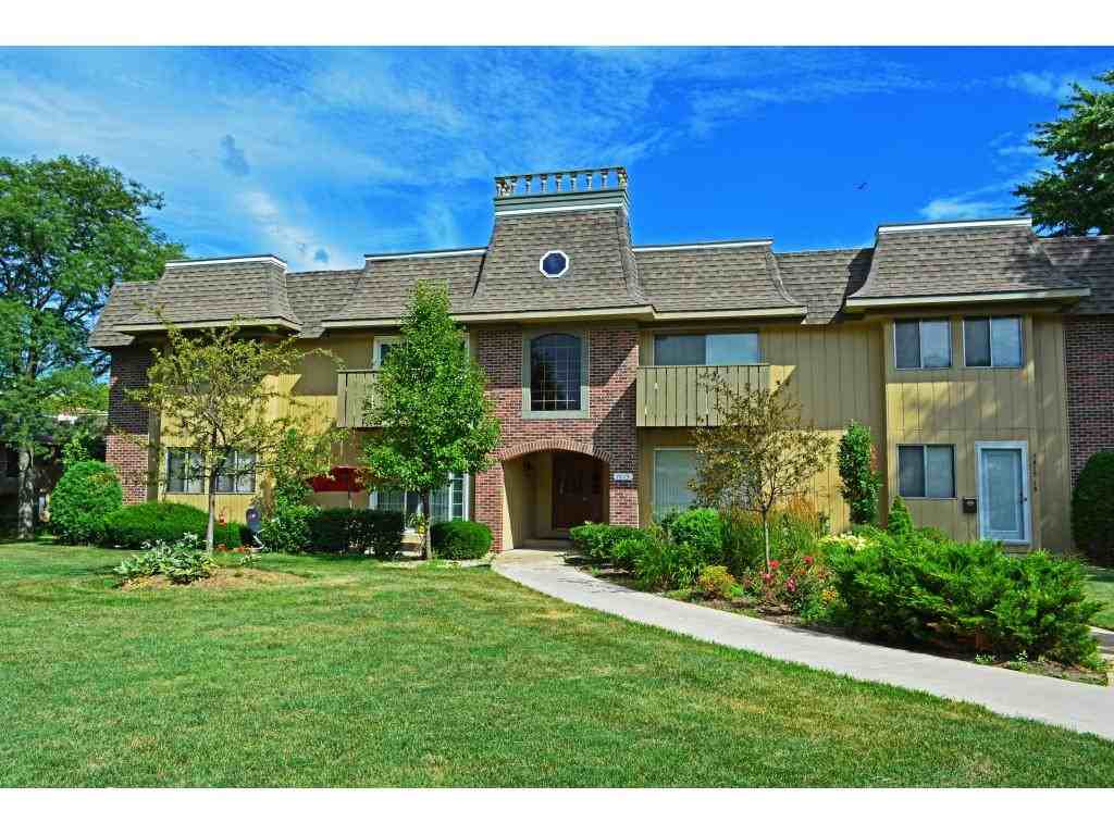 Courts of the Falling Waters - Photo 2 of 16