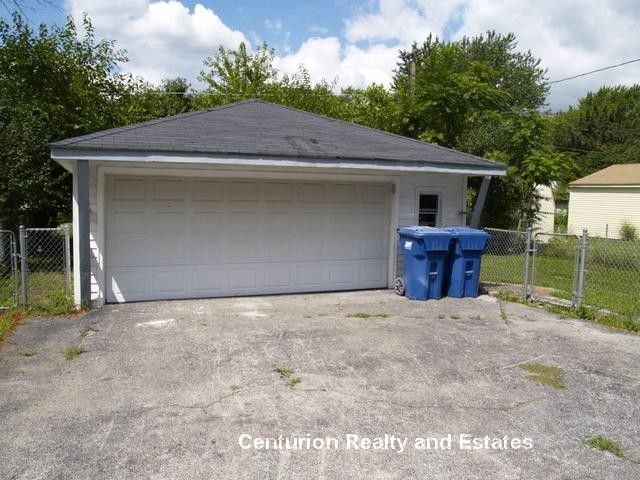 14526 Trumbull Ave - Photo 2 of 15